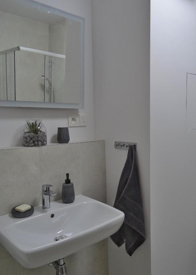 Top Urban Apartment - Free Parking, Green Energy, Modern Style Μπρατισλάβα Εξωτερικό φωτογραφία